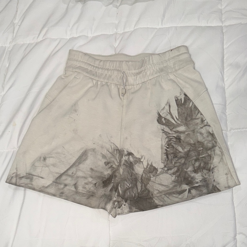 lululemon marble shorts